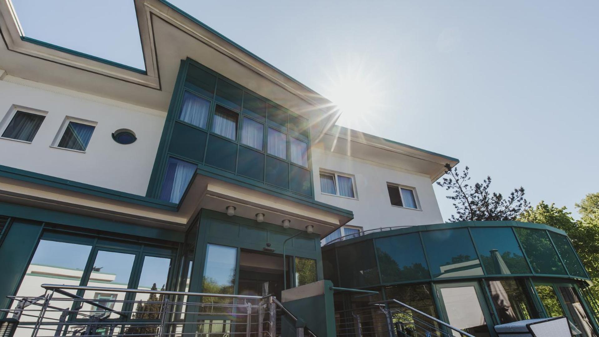 Parkhotel IV Jahreszeiten Kuehlungsborn Exterior photo