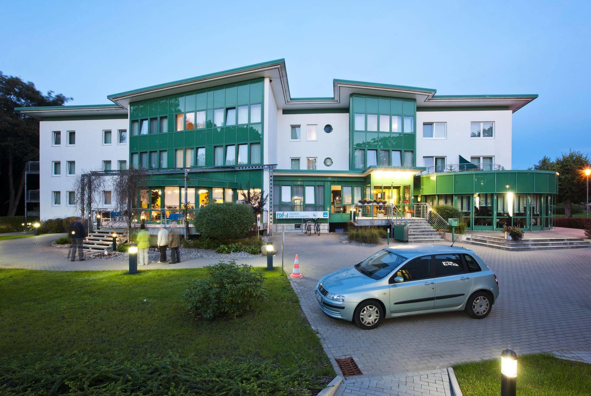 Parkhotel IV Jahreszeiten Kuehlungsborn Exterior photo